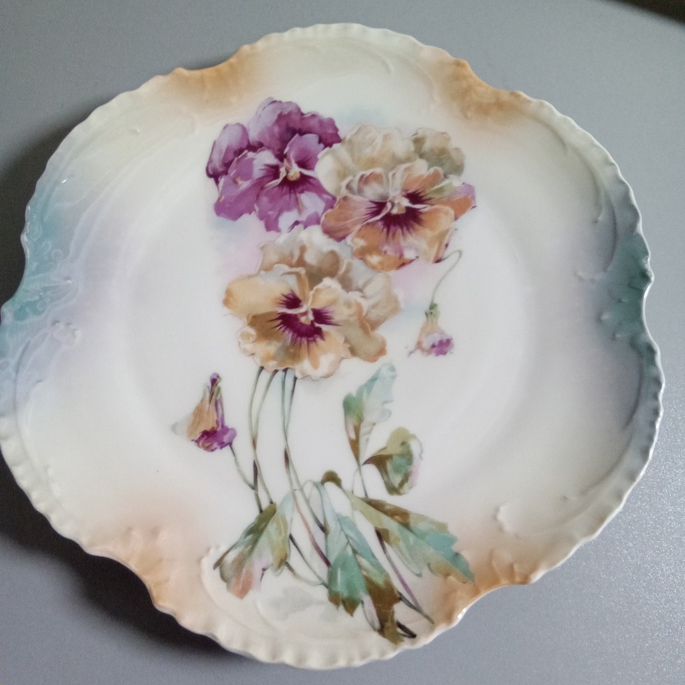 Vintage Hand Painted Pansy Porcelain Scalloped Plate Numbered 7615 Floral 9.25in